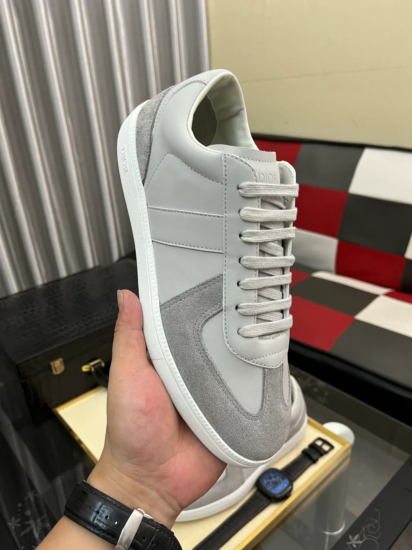 Men's shoes 💰380⌚️⌚️ 【Dior*DIAO】original quality.~ Unique modern style sneakers. 🏃A must-have casual shoe for trendy men😍😍 Original brand imported from Italy, imported original leather, sheep lining (refuses to discolor and grind feet) Sole: Original sole provided by the original factory, French lazy style design ⚠️Fit to the feet, original quality, super comfortable original sole. Code number: 38-448️⃣Colors available